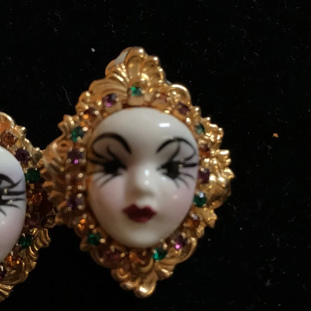 Vintage painted Venetian porcelain faces w crystals &ornate gold frame 1.5”clips - Picture 5 of 6